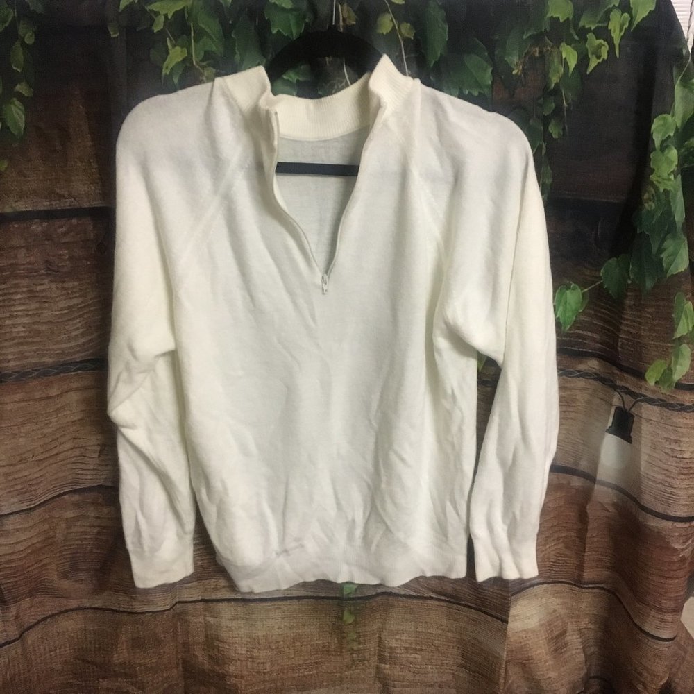 ☁️White Quarter Zip - Picture 2 of 7